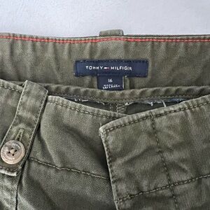 Tommy Hifiger shorts, army green size 16 , ECU